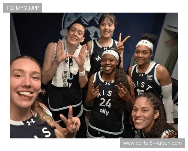 特蕾莎·韦瑟斯庞社媒晒与锡安合影，欢迎其对Unrivaled联赛的支持