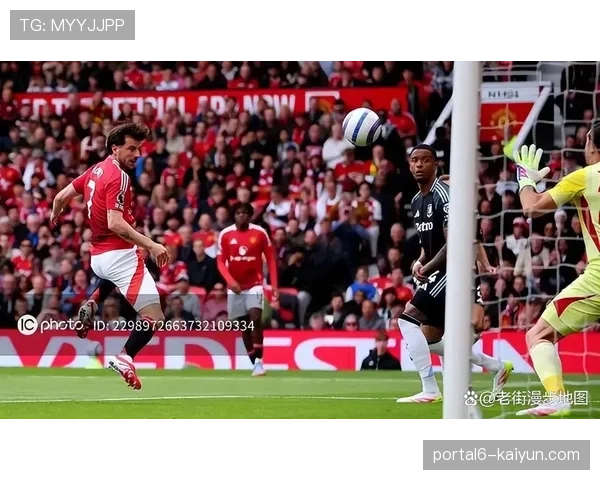 电脑模拟万次：英超争四关键战，曼联与维拉交手最可能比分及控球权分布预测。