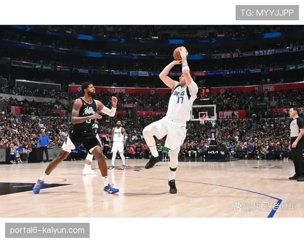 快船主场大胜独行侠锁定太平洋区头名,莱昂纳德高效砍下35分 快船主场大胜独行侠锁定太平洋区头名,莱昂纳德高效砍下35分